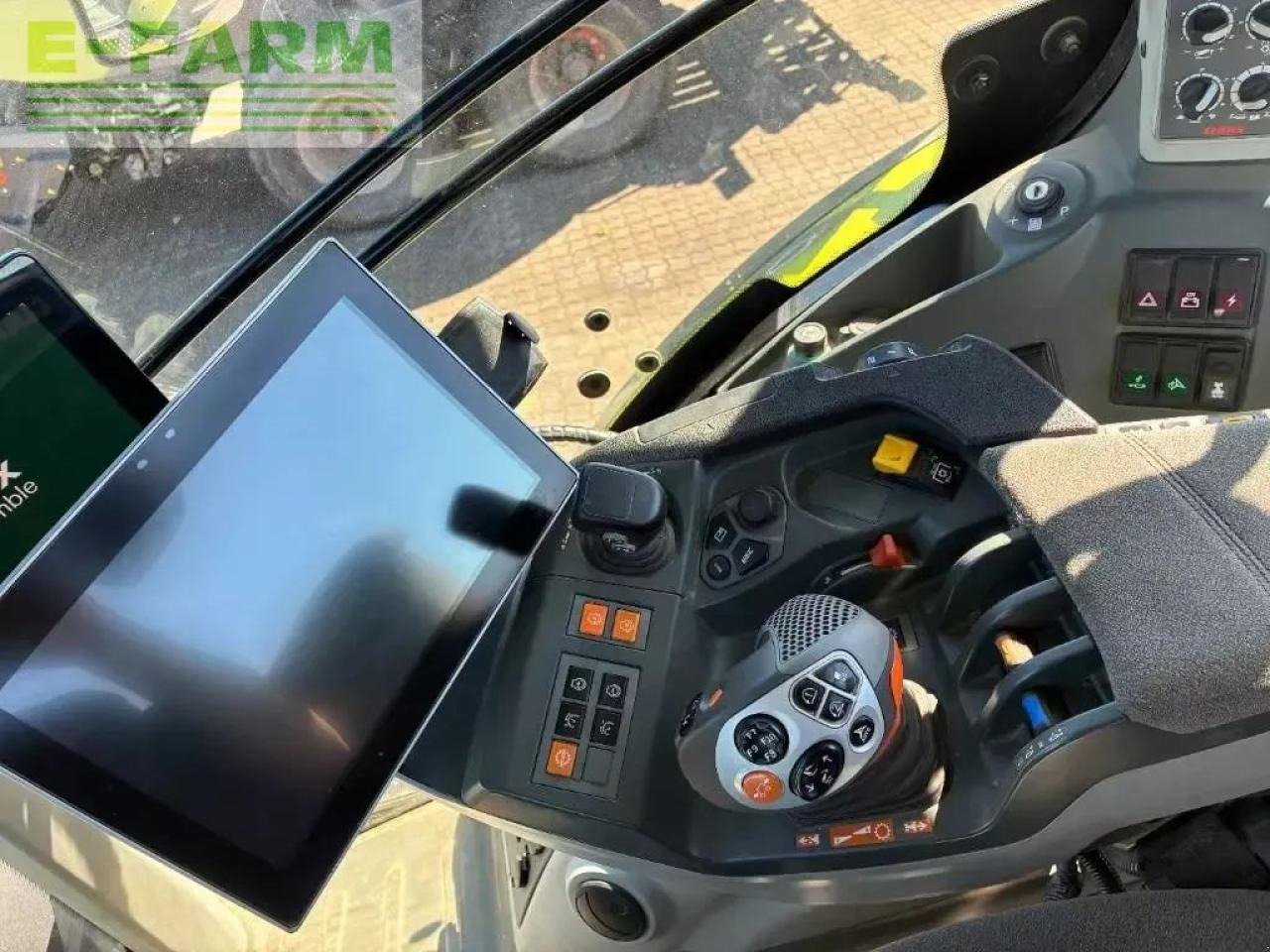 CLAAS axion 830 cmatic CMATIC - Трактор: фото 4 CLAAS axion 830 cmatic CMATIC - Трактор: фото 4