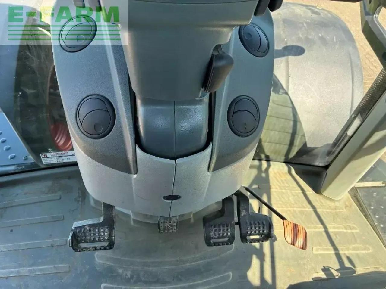 CLAAS axion 830 cmatic CMATIC - Трактор: фото 5 CLAAS axion 830 cmatic CMATIC - Трактор: фото 5