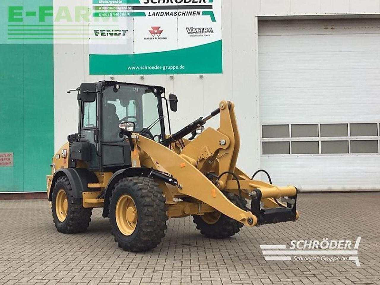 Caterpillar 908 hl-14 - Мини-экскаватор: фото 1 Caterpillar 908 hl-14 - Мини-экскаватор: фото 1
