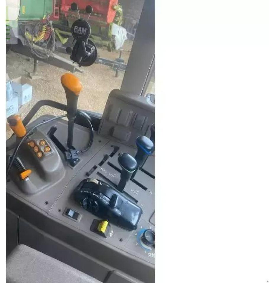 John Deere 6110m - Трактор: фото 5 John Deere 6110m - Трактор: фото 5