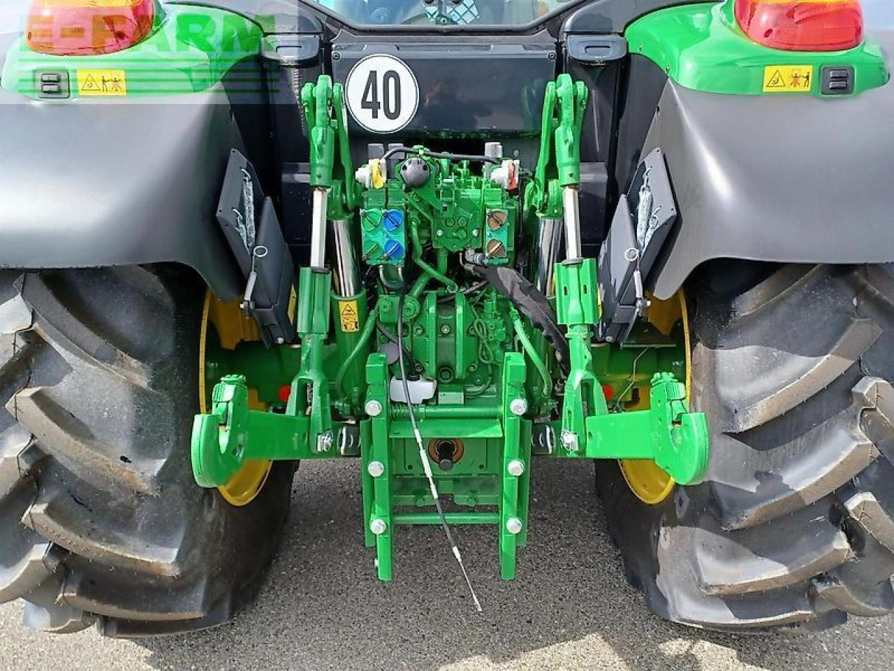 John Deere 6110m - Трактор: фото 5 John Deere 6110m - Трактор: фото 5