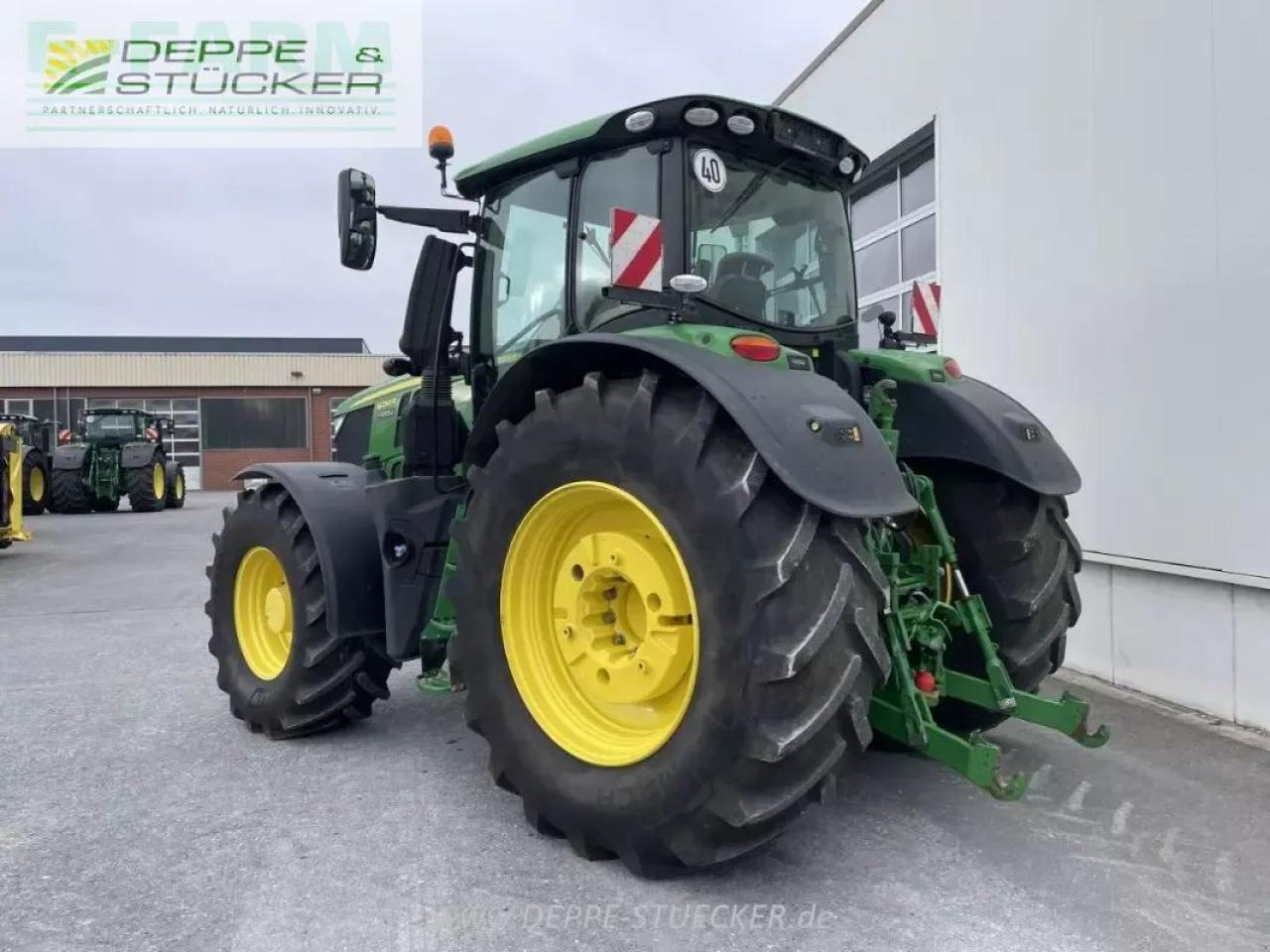 Трактор John Deere 6250r: фото 14