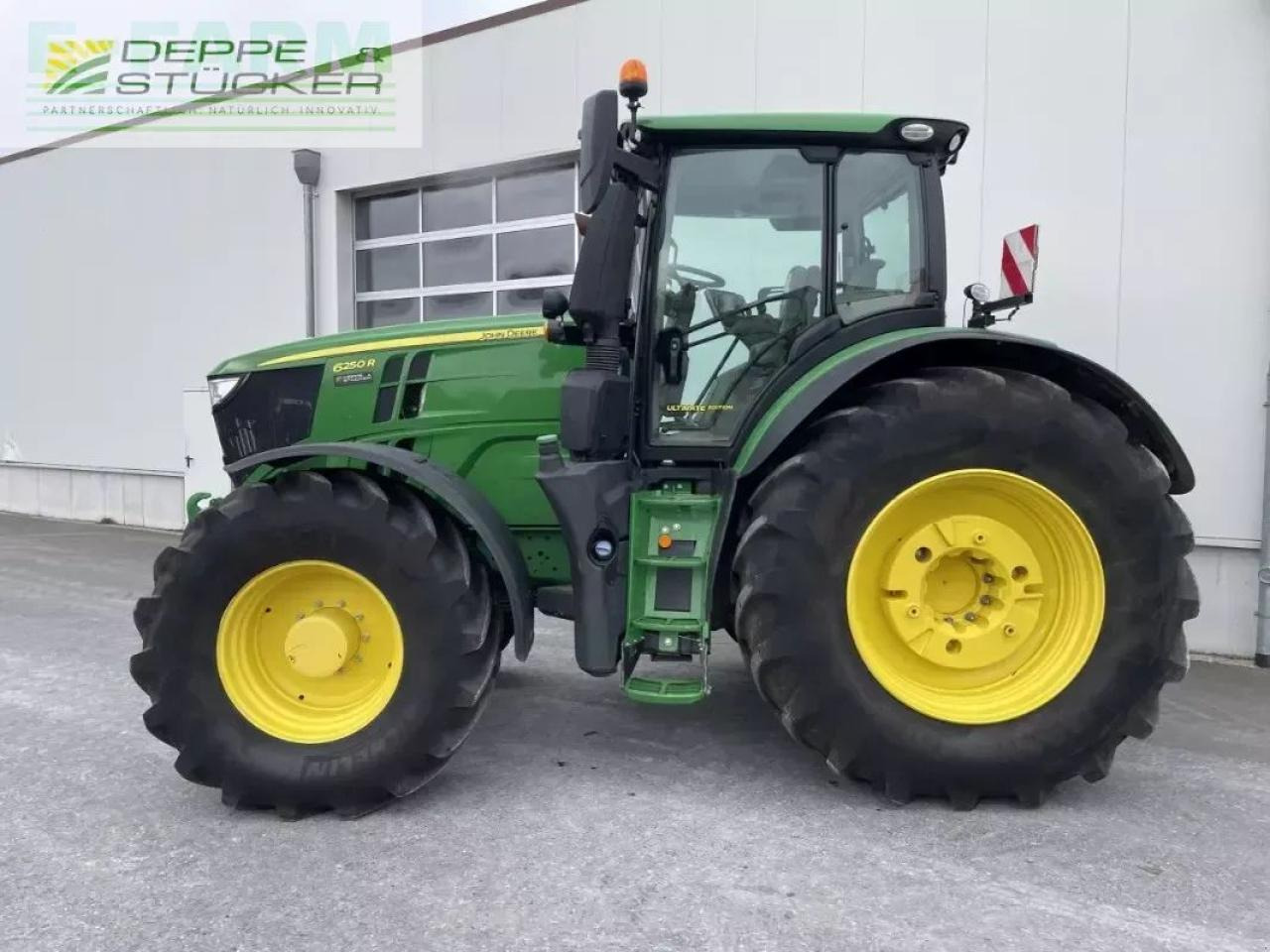 Трактор John Deere 6250r: фото 15