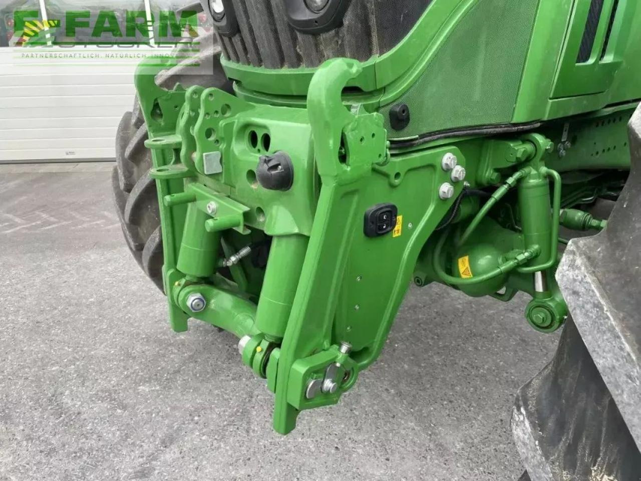 Трактор John Deere 6250r: фото 17