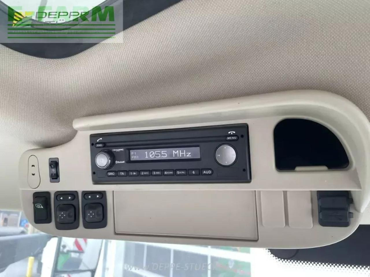 Трактор John Deere 6250r: фото 8