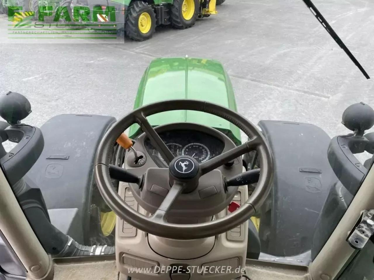 Трактор John Deere 6250r: фото 7