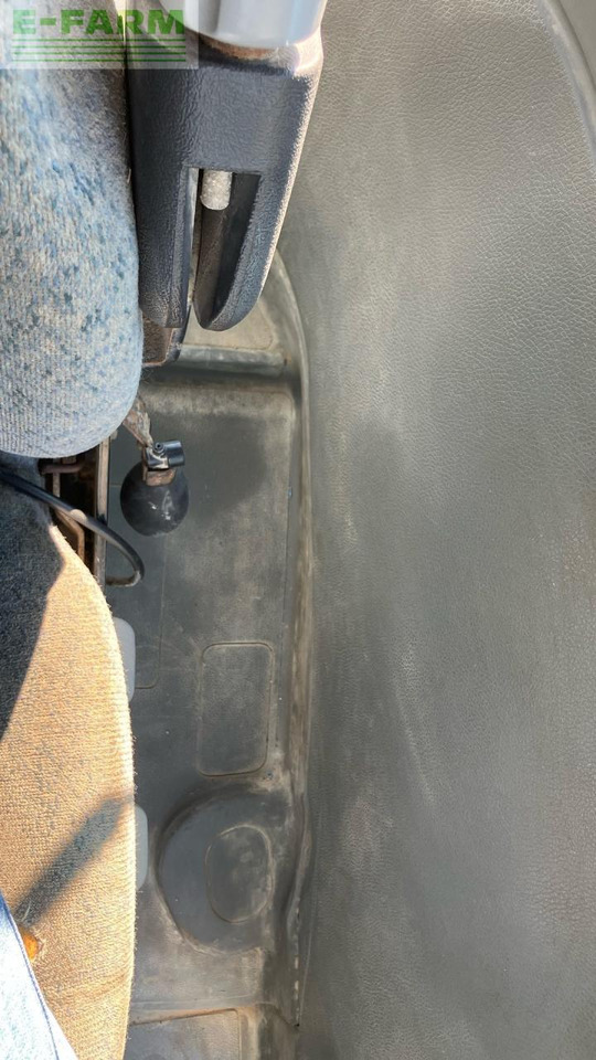 Трактор New Holland TL 80 A A: фото 25 Трактор New Holland TL 80 A A: фото 25