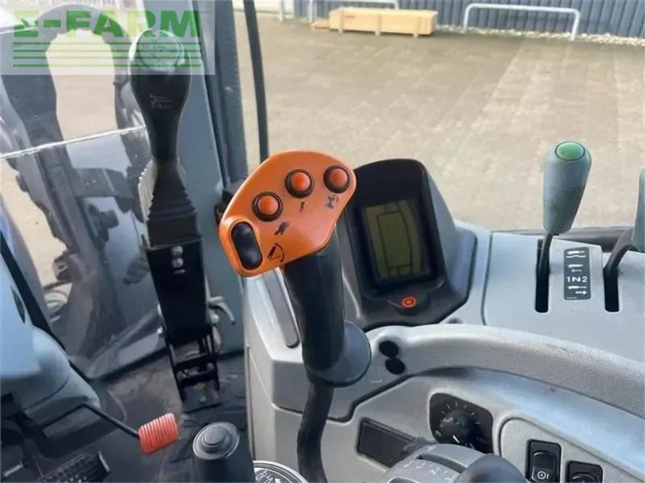 Трактор New Holland t7.220 med alø frontlæsser: фото 11