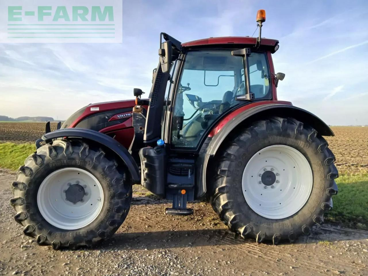 Valtra n 174 direct Direct - Трактор: фото 2 Valtra n 174 direct Direct - Трактор: фото 2