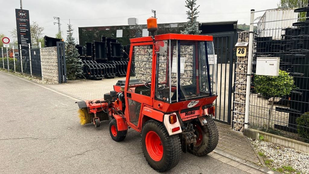 Hako 2300 D Kleintraktor, hyrd. Kehrmaschine, Zapfwelle - Коммунальный трактор: фото 3 Hako 2300 D Kleintraktor, hyrd. Kehrmaschine, Zapfwelle - Коммунальный трактор: фото 3