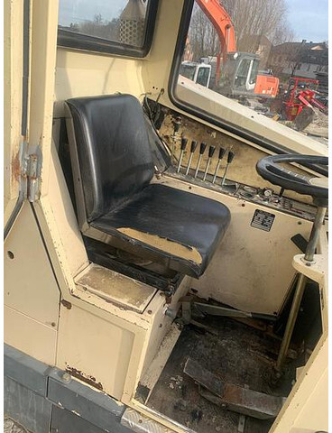 Подметально-уборочная машина Amros 1250 Kehrmaschine: фото 9 Подметально-уборочная машина Amros 1250 Kehrmaschine: фото 9