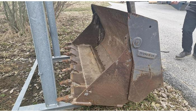 Volvo 4in1 Klappschaufel, Passend zu Volvo L25 180cm Arbeitbreite - Ковш: фото 1 Volvo 4in1 Klappschaufel, Passend zu Volvo L25 180cm Arbeitbreite - Ковш: фото 1