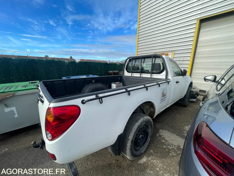 4x4 Mitsubishi - Легковой фургон: фото 2 4x4 Mitsubishi - Легковой фургон: фото 2