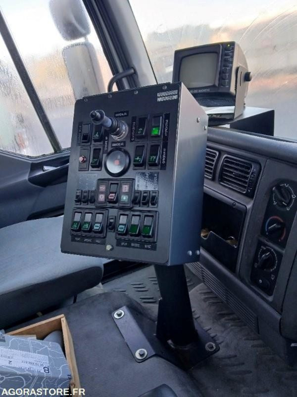 BALAYEUSE RENAULT MIDLUM 220 DCI - Подметально-уборочная машина: фото 2 BALAYEUSE RENAULT MIDLUM 220 DCI - Подметально-уборочная машина: фото 2