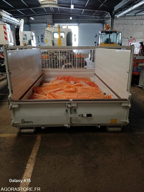 BENNE JPM pour véhicule 3.5 T - Садовое оборудование: фото 1 BENNE JPM pour véhicule 3.5 T - Садовое оборудование: фото 1