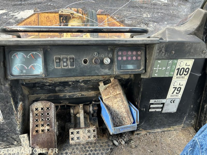 Bulldozer 953C - Бульдозер: фото 3 Bulldozer 953C - Бульдозер: фото 3