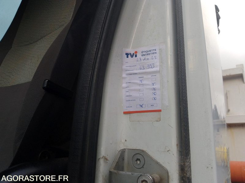 Самосвал CAMION BENNE GRUE RENAULT 4X4: фото 15 Самосвал CAMION BENNE GRUE RENAULT 4X4: фото 15