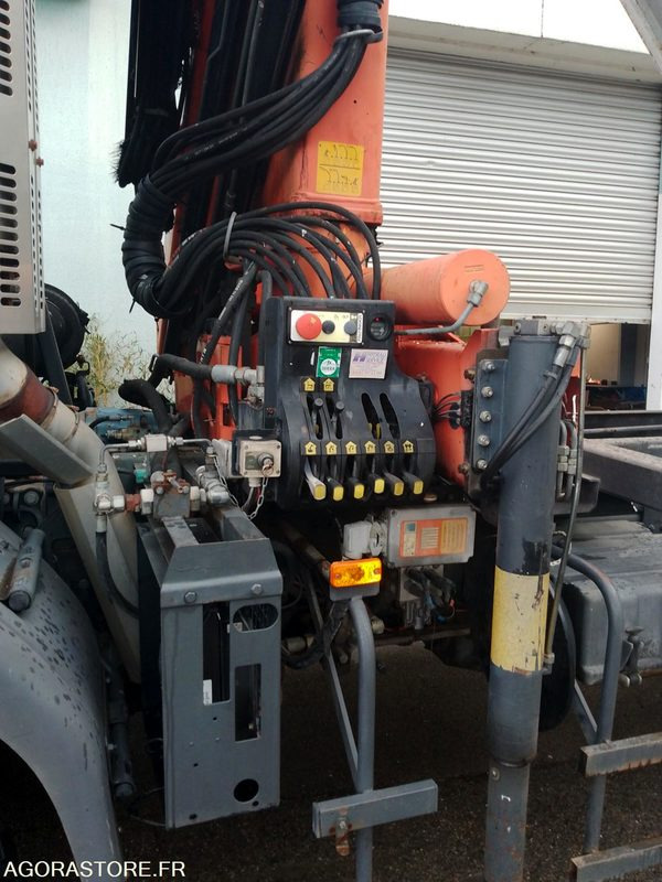 Самосвал CAMION BENNE GRUE RENAULT 4X4: фото 8 Самосвал CAMION BENNE GRUE RENAULT 4X4: фото 8