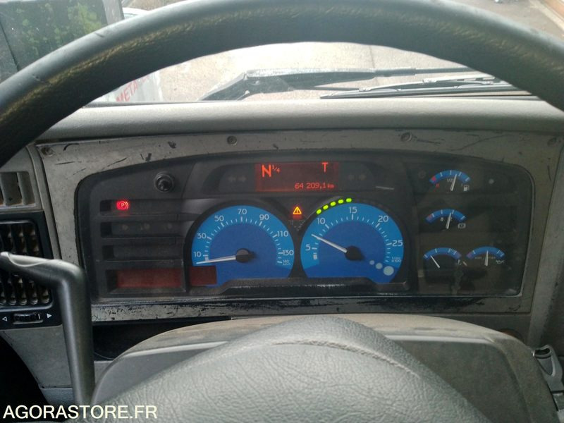 Самосвал CAMION BENNE GRUE RENAULT 4X4: фото 17 Самосвал CAMION BENNE GRUE RENAULT 4X4: фото 17