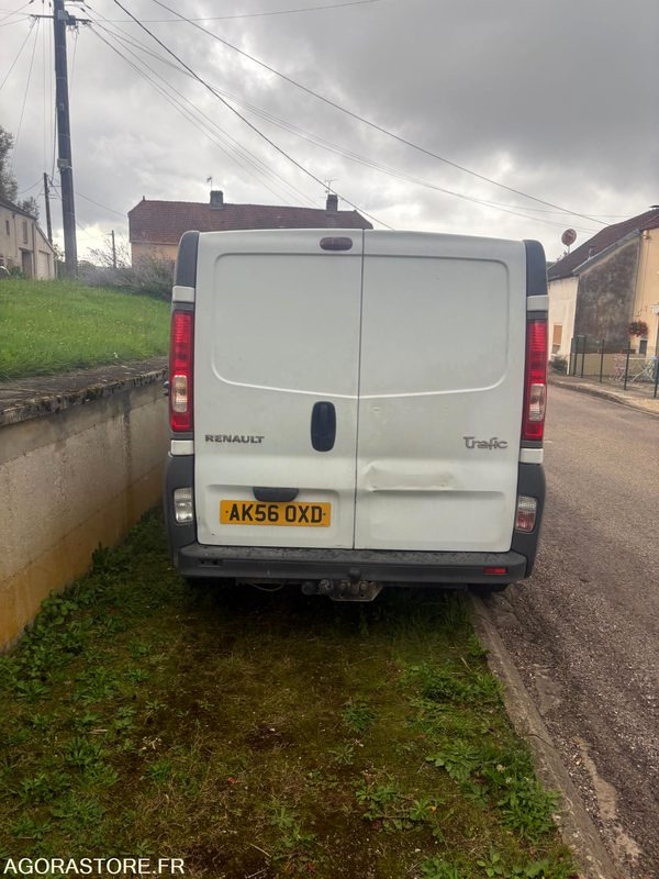 Renault Trafic dci 115 / 228000 km - Immatriculation anglaise - Фургон: фото 1 Renault Trafic dci 115 / 228000 km - Immatriculation anglaise - Фургон: фото 1