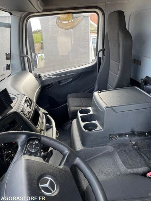 Atego Mercedes Boite automatique 2017 300 000 kms - Грузовик: фото 2 Atego Mercedes Boite automatique 2017 300 000 kms - Грузовик: фото 2