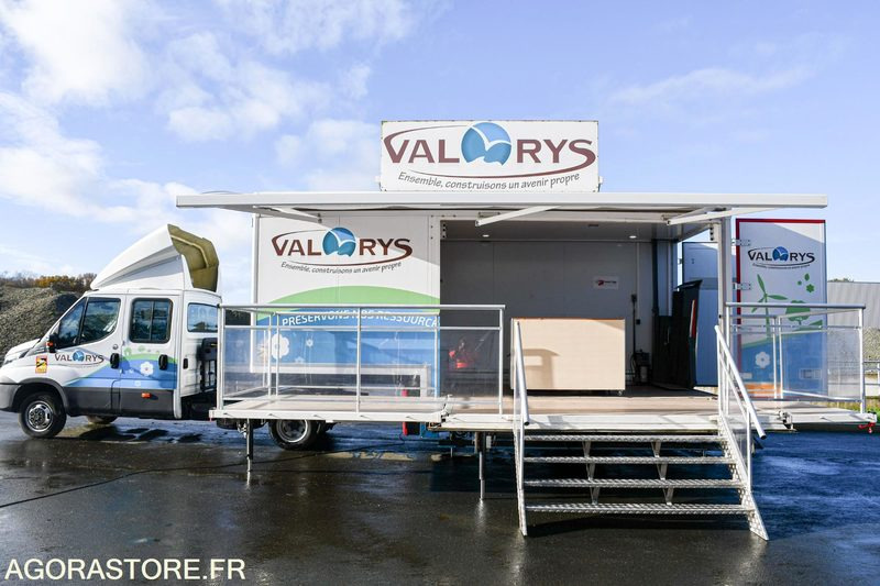 VEHICULE EVENEMENTIEL - CAMION PODIUM IVECO DAILY 6000 kms 2018 - Грузовик: фото 1 VEHICULE EVENEMENTIEL - CAMION PODIUM IVECO DAILY 6000 kms 2018 - Грузовик: фото 1