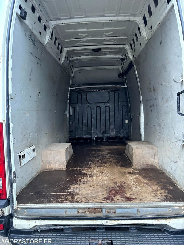 IVECO 180cv de 2011 - Цельнометаллический фургон: фото 5 IVECO 180cv de 2011 - Цельнометаллический фургон: фото 5