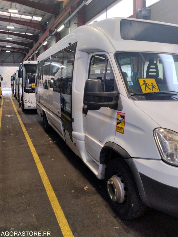 IVECO BUS DAILY N°092045 - Микроавтобус, Пассажирский фургон: фото 2 IVECO BUS DAILY N°092045 - Микроавтобус, Пассажирский фургон: фото 2