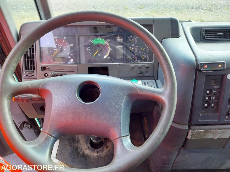 MERCEDES ECONIC 1823 NL / 2003 / 650960 - Грузовик-шасси: фото 4 MERCEDES ECONIC 1823 NL / 2003 / 650960 - Грузовик-шасси: фото 4