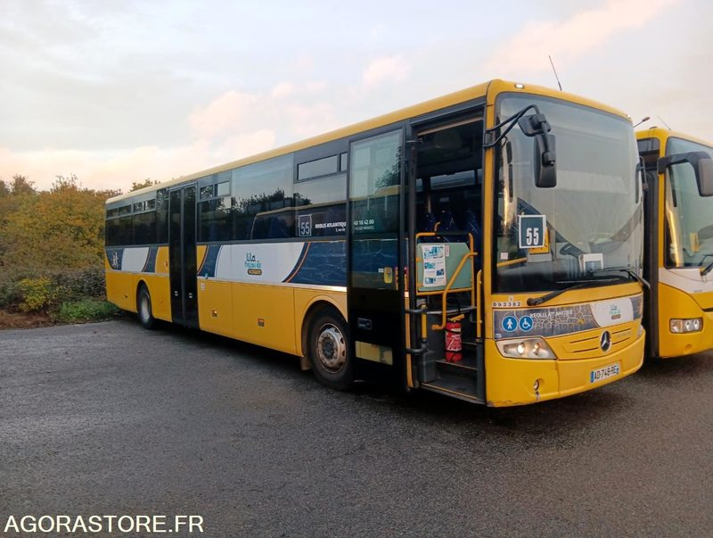 MERCEDES INTOURO N°093383 - Школьный автобус: фото 1 MERCEDES INTOURO N°093383 - Школьный автобус: фото 1