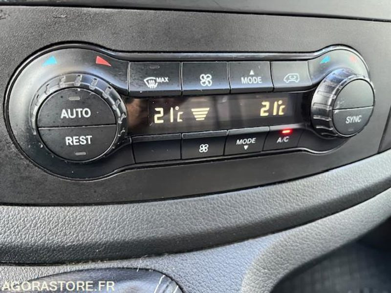 MERCEDES VITO FOURGON 116 CDI BLUETEC PROPULSION LONG 3 PLACES BV6 - Цельнометаллический фургон: фото 4 MERCEDES VITO FOURGON 116 CDI BLUETEC PROPULSION LONG 3 PLACES BV6 - Цельнометаллический фургон: фото 4