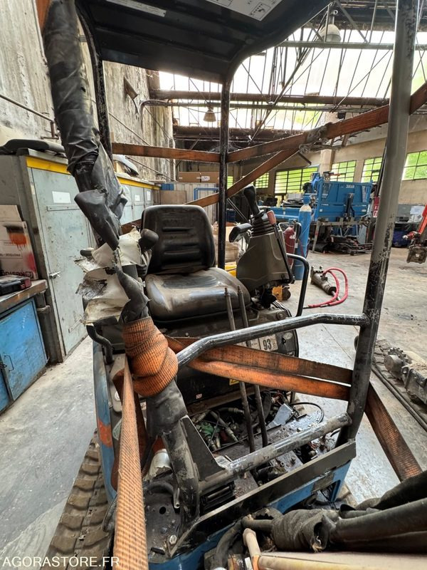 MINI PELLE - YANMAR - VIO17 - 2017 / 1590 heures (JGYJ0G372 - 053697) - Мини-экскаватор: фото 3 MINI PELLE - YANMAR - VIO17 - 2017 / 1590 heures (JGYJ0G372 - 053697) - Мини-экскаватор: фото 3