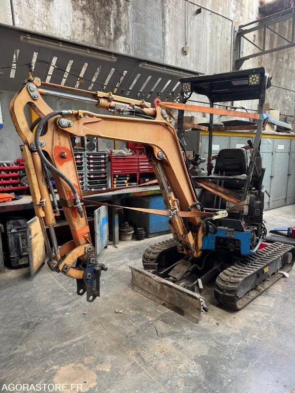 MINI PELLE - YANMAR - VIO17 - 2017 / 1590 heures (JGYJ0G372 - 053697) - Мини-экскаватор: фото 1 MINI PELLE - YANMAR - VIO17 - 2017 / 1590 heures (JGYJ0G372 - 053697) - Мини-экскаватор: фото 1