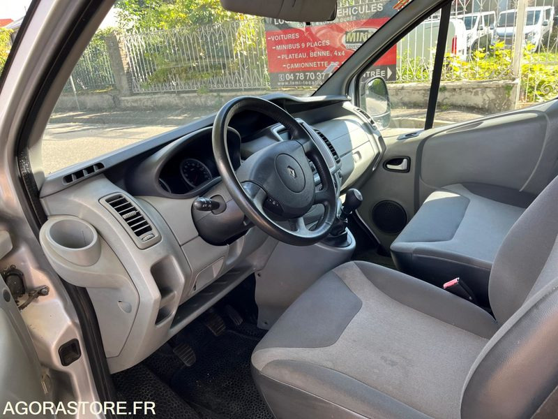 Микроавтобус, Пассажирский фургон MINIBUS VL - 9 PLACES - TRAFIC - L2 H1 - 115 CH - CLIM- 165200 KMS - ATTELAGE: фото 18 Микроавтобус, Пассажирский фургон MINIBUS VL - 9 PLACES - TRAFIC - L2 H1 - 115 CH - CLIM- 165200 KMS - ATTELAGE: фото 18