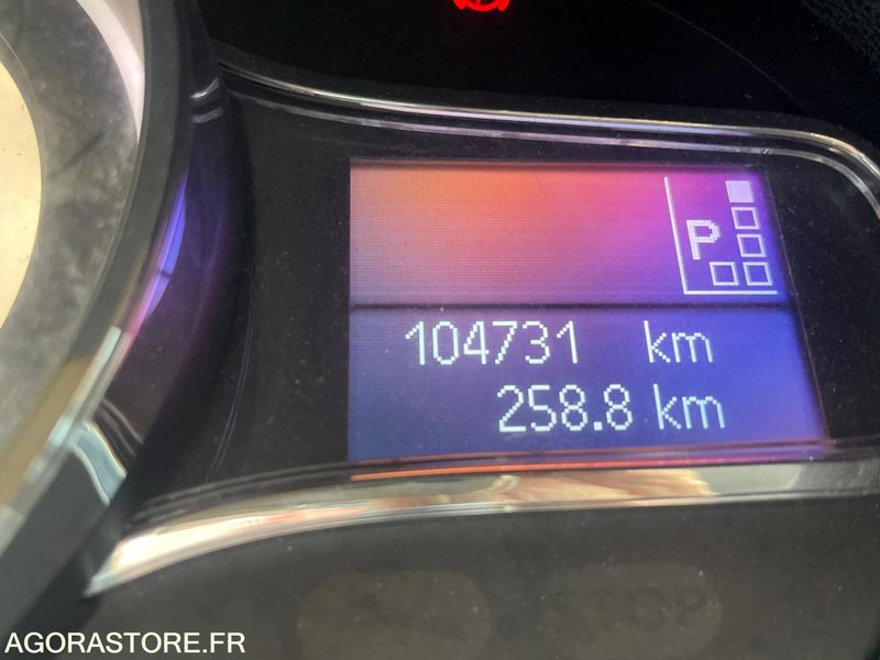 Megane III Phase 3 Estate 1.5 dCi 110 cv BVA DN561LX - Универсал: фото 5 Megane III Phase 3 Estate 1.5 dCi 110 cv BVA DN561LX - Универсал: фото 5