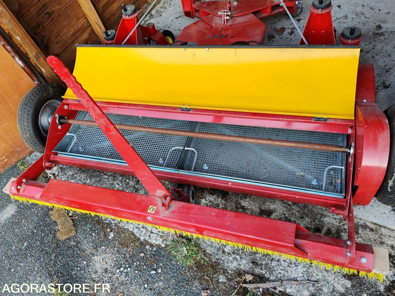 Nettoyeur de terrain de gazon synthétique - Садовое оборудование: фото 4 Nettoyeur de terrain de gazon synthétique - Садовое оборудование: фото 4