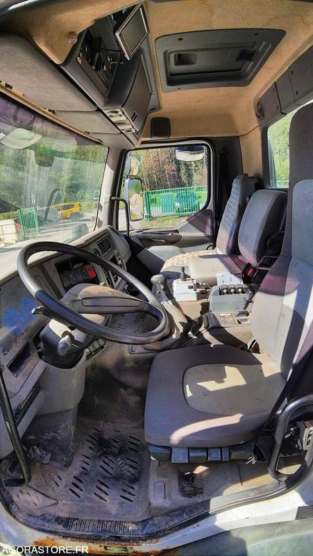 Renault KERAX 2004 - 252967 kms - Малотоннажный самосвал: фото 5 Renault KERAX 2004 - 252967 kms - Малотоннажный самосвал: фото 5