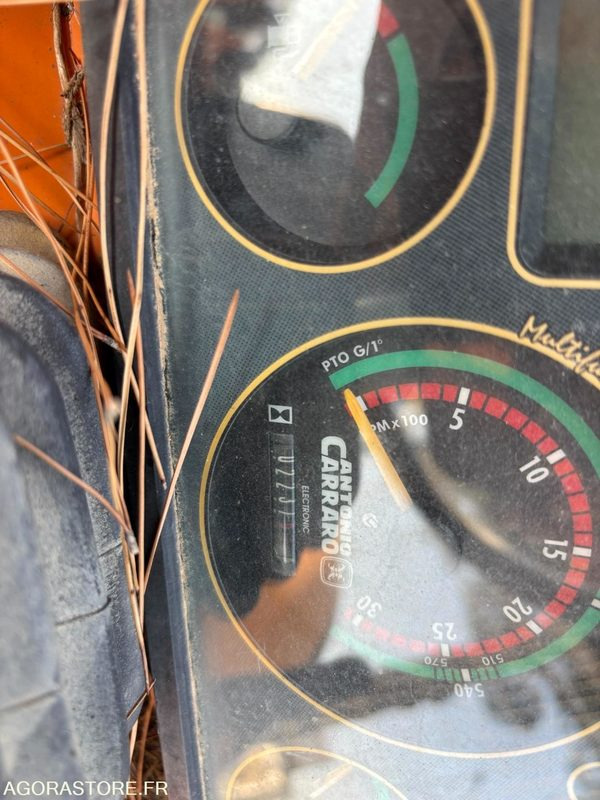 TRACTEUR RENAULT - 2231heures - 2005 - Трактор: фото 4 TRACTEUR RENAULT - 2231heures - 2005 - Трактор: фото 4