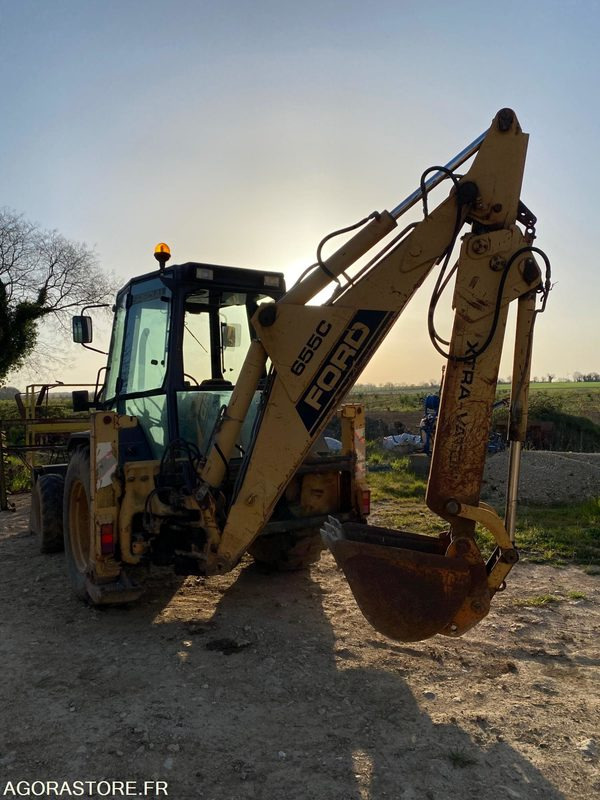 Tractopelle - Экскаватор-погрузчик: фото 3 Tractopelle - Экскаватор-погрузчик: фото 3