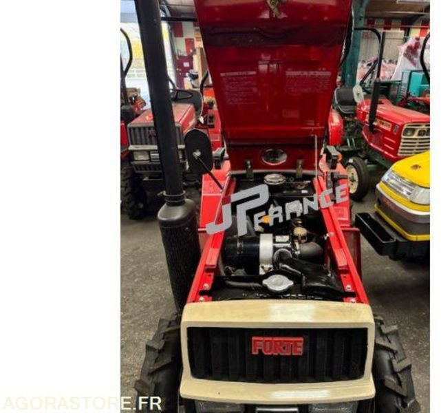 YANMAR 3 CYLINDRES, 831cm3 DIESEL 4 RM OCCASION EN TRES BON ETAT - Трактор: фото 2 YANMAR 3 CYLINDRES, 831cm3 DIESEL 4 RM OCCASION EN TRES BON ETAT - Трактор: фото 2