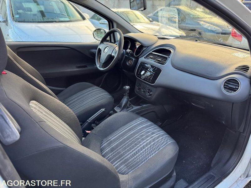 Fiat punto evp gpl - Легковой автомобиль: фото 5 Fiat punto evp gpl - Легковой автомобиль: фото 5