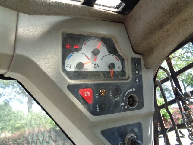 JCB 135 R - Мини-погрузчик с бортовым поворотом: фото 2 JCB 135 R - Мини-погрузчик с бортовым поворотом: фото 2