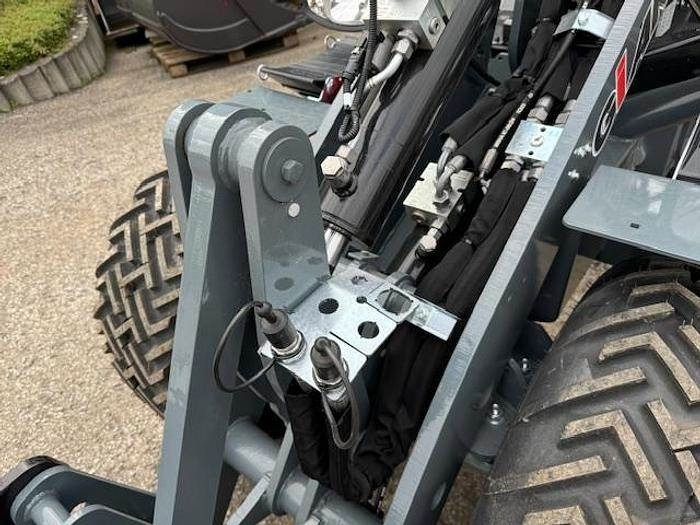 GiANT G2700 X-TRA HD Y - Колёсный погрузчик: фото 5 GiANT G2700 X-TRA HD Y - Колёсный погрузчик: фото 5