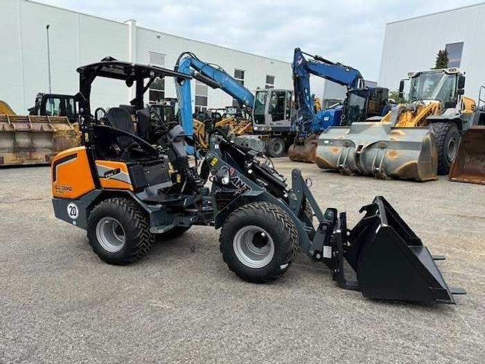 GiANT G2700 X-TRA HD Y - Колёсный погрузчик: фото 1 GiANT G2700 X-TRA HD Y - Колёсный погрузчик: фото 1