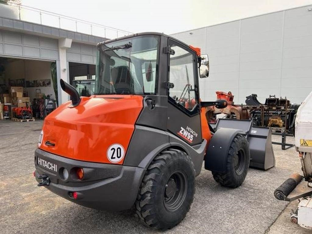 Hitachi ZW95-6C - Колёсный погрузчик: фото 3 Hitachi ZW95-6C - Колёсный погрузчик: фото 3