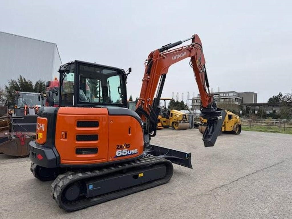 Hitachi ZX65 USB-6 - Мини-экскаватор: фото 2 Hitachi ZX65 USB-6 - Мини-экскаватор: фото 2
