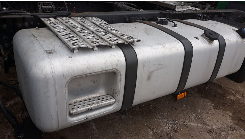 Mercedes-Benz Actros MP4 - Топливный бак для Грузовиков: фото 1 Mercedes-Benz Actros MP4 - Топливный бак для Грузовиков: фото 1