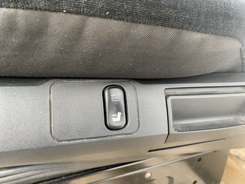 Mercedes-Benz MP4 actros - Сиденье для Грузовиков: фото 3 Mercedes-Benz MP4 actros - Сиденье для Грузовиков: фото 3