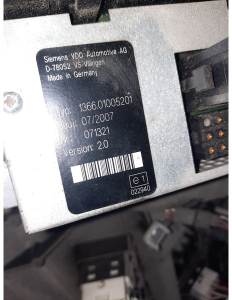 Mercedes-Benz D-78052VS - Приборная панель: фото 3 Mercedes-Benz D-78052VS - Приборная панель: фото 3