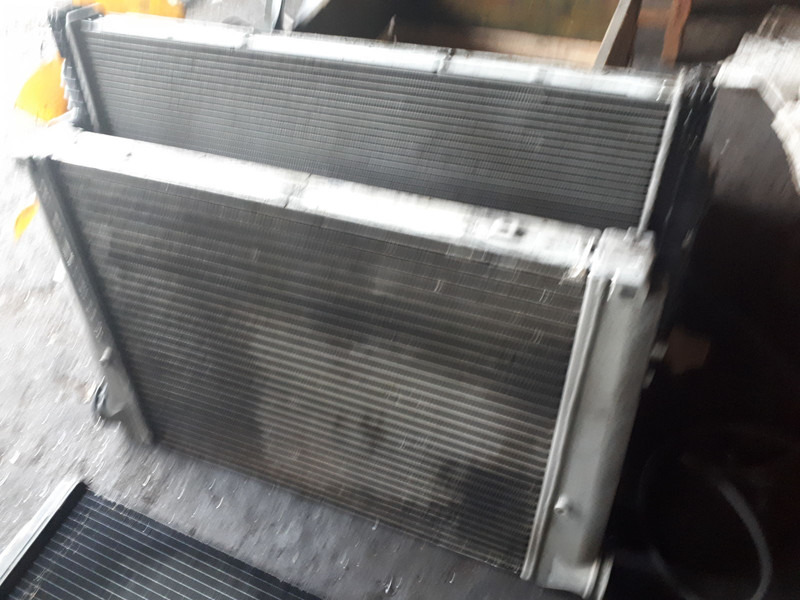 Радиатор Scania Volvo: фото 12